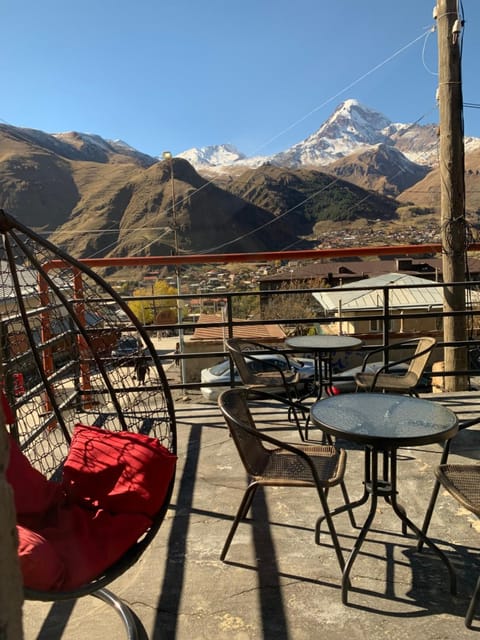 Patio, Day, Natural landscape, View (from property/room), Balcony/Terrace, Dining area, Mountain view