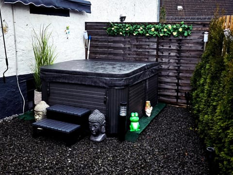 Natural landscape, Hot Tub