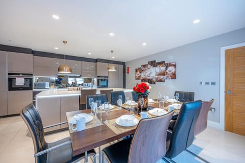 *RD7C* For your most relaxed & Cosy stay + Free Parking + Free Fast WiFi * Vacation rental in Dewsbury