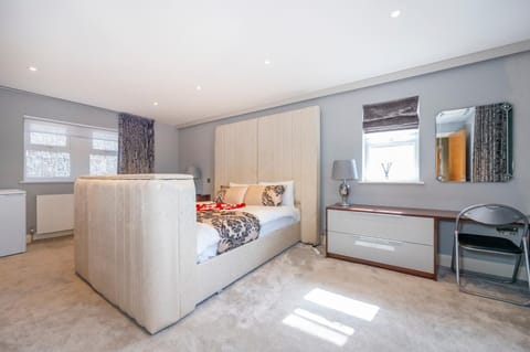 *RD7C* For your most relaxed & Cosy stay + Free Parking + Free Fast WiFi * Vacation rental in Dewsbury