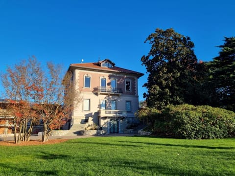 Property building, Day, Natural landscape, Garden view