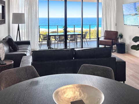 Living room, Dining area, Sea view