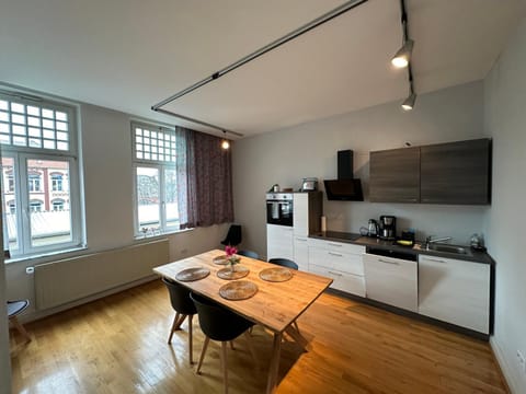 Kitchen or kitchenette, Dining area, stove, toaster, kitchen