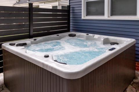 Hot Tub, Spa and wellness centre/facilities