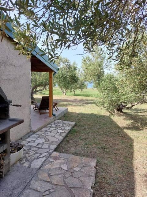 Robinson house Sea & olives House in Tisno