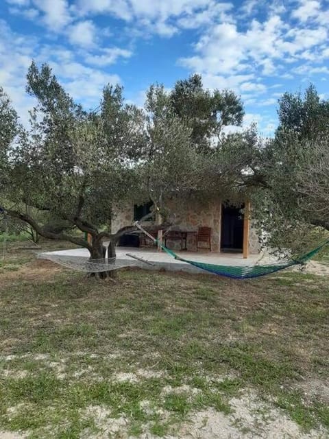 Robinson house Sea & olives House in Tisno