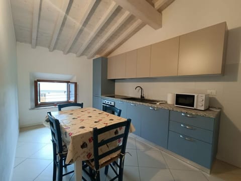 Kitchen or kitchenette, Dining area, dishwasher, oven