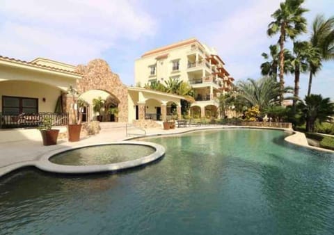 Property building, Day, Garden, Garden view, Pool view, Swimming pool