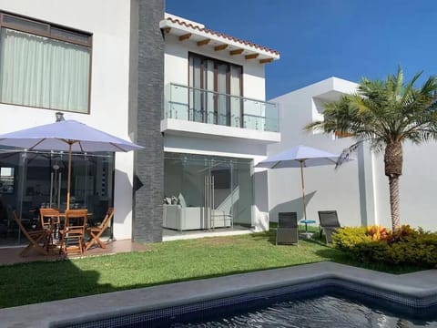 Casa More con alberca, jacuzzi, climatizada House in State of Morelos