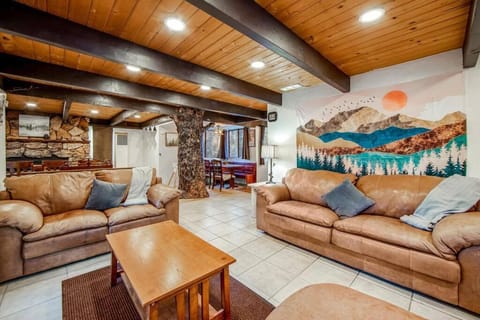Communal lounge/ TV room, TV and multimedia, Living room, Seating area