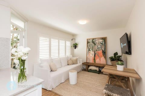 TV and multimedia, Living room, Decorative detail