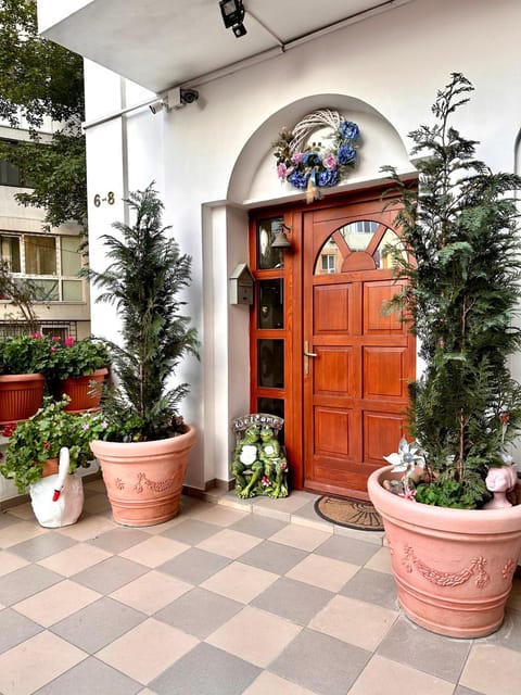 Facade/entrance