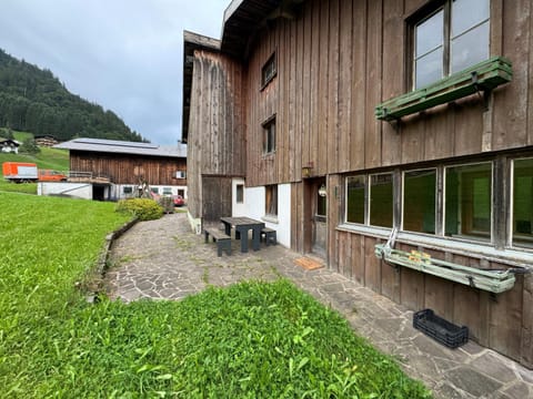 Property building, Spring, Day, Natural landscape, Garden, Garden view, Mountain view