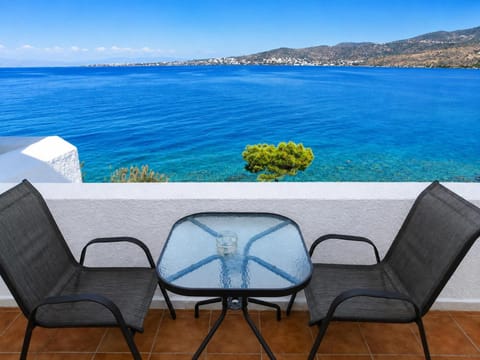 View (from property/room), Dining area, Sea view