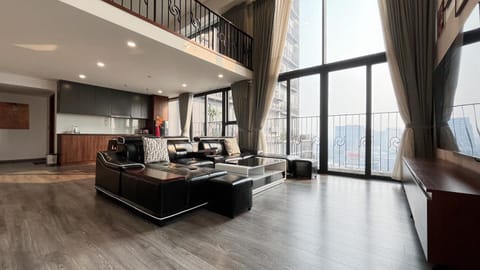 Kitchen or kitchenette, Living room, Seating area