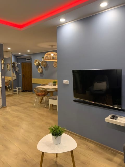 Communal lounge/ TV room, TV and multimedia, Living room