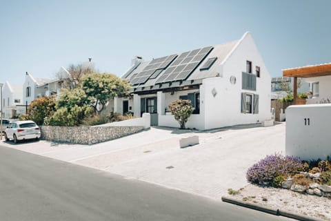 Property building, Street view, Parking
