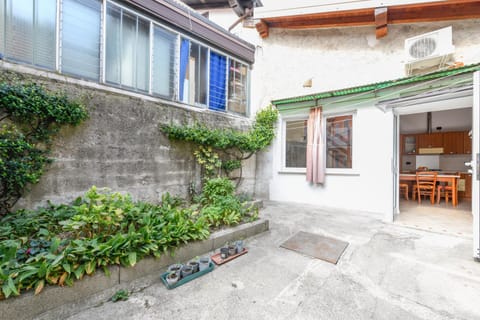 Appartamento in Piazza Apartment in Manerba del Garda