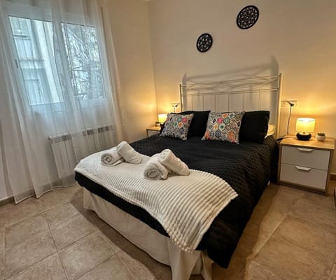 Property building, Bedroom, towels
