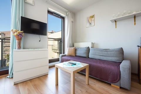 Communal lounge/ TV room, TV and multimedia, Living room, Seating area, Evening entertainment