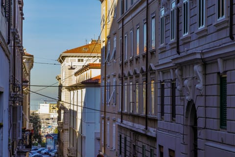 Neighbourhood, Sea view, Street view