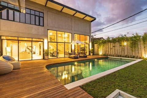 Property building, Patio, Natural landscape, Garden, Garden view, Pool view, Swimming pool, sunbed