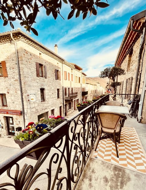 Balcony/Terrace, City view