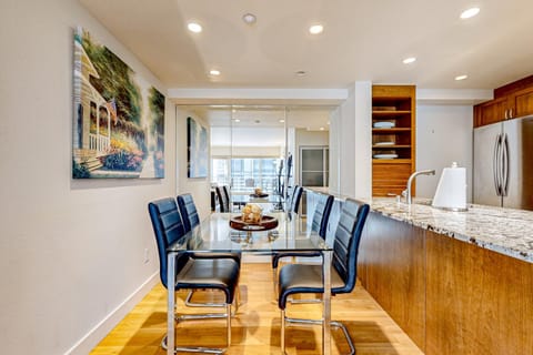 Puget Sound Place Apartment in Pike Place Market