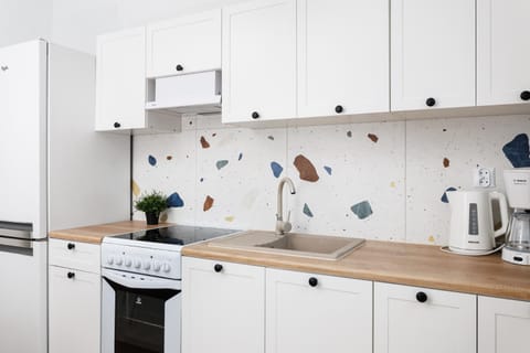 Coffee/tea facilities, Kitchen or kitchenette, Decorative detail, stove