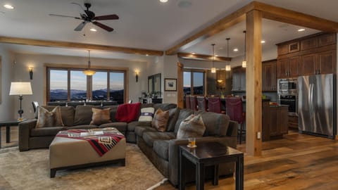 Living room, Seating area, fireplace