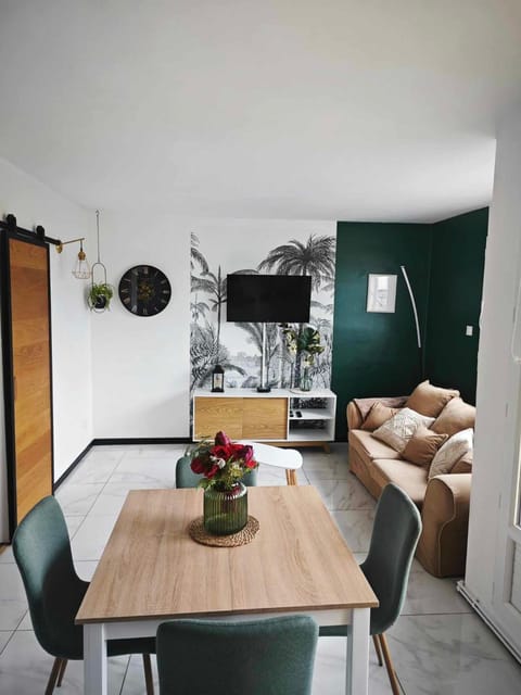 Calais Plage-Gare Appartement élégant tout équipé Apartment in Calais