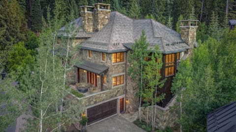 Property building, Facade/entrance, Bird's eye view, Balcony/Terrace