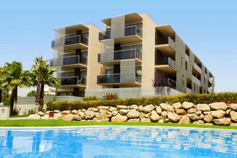 Facade/entrance, Swimming pool, Swimming pool