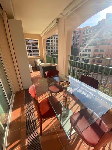 Monaco, elegant & quiet apartment, ideal for 2, with terrace, garden view & pool Apartment in Monaco