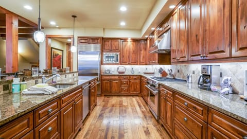 dishwasher, microwave, oven, kitchen