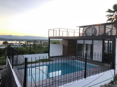 La Casa de Teques Villa in Tequesquitengo