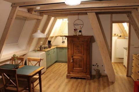 Kitchen or kitchenette, Seating area, Dining area