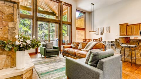 Whispering Pines House in Blue River