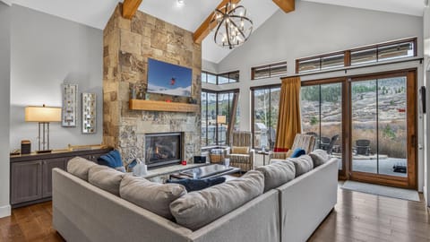 TV and multimedia, View (from property/room), Seating area, fireplace, furniture