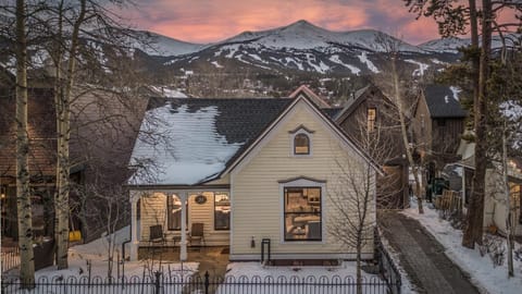 Property building, Winter, Mountain view