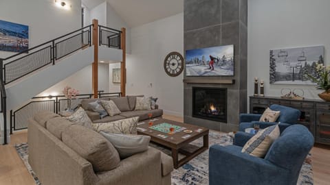 TV and multimedia, Living room, Seating area, fireplace, furniture