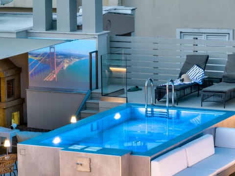 Restaurant/places to eat, Activities, Balcony/Terrace, Swimming pool, sunbed, laundry