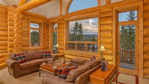 View (from property/room), Balcony/Terrace, Living room, Seating area