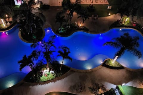 Night, Garden, Garden view, Pool view, Swimming pool, sunbed