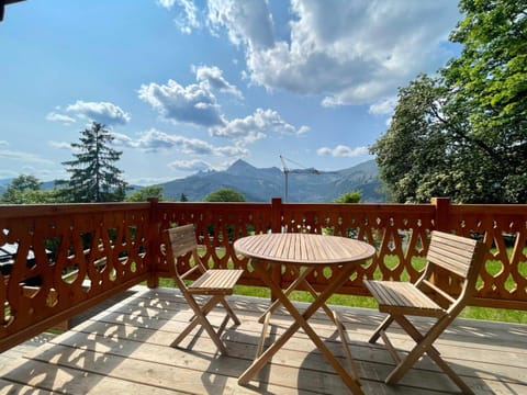 Chalet rénové avec vue Mont Charvin et WiFi - FR-1-505-187 Chalet in Haute-Savoie
