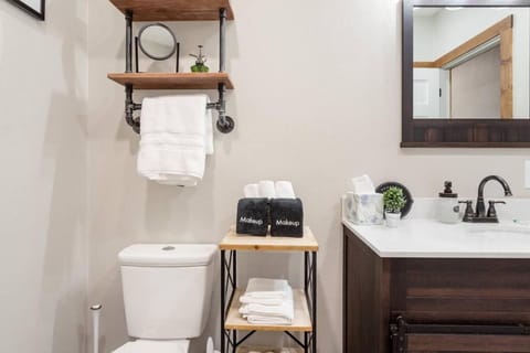 Stylish Uptown Butte Condo -634 Apartment in Butte