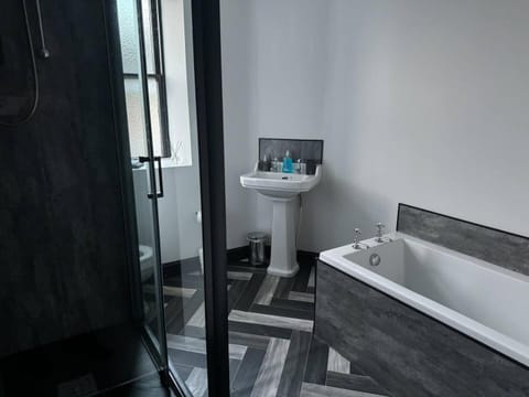 The Lowther Penthouse - 2 Bedrooms - Sleeps 4 Apartment in Copeland District