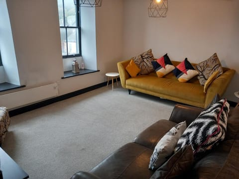 The Lowther Penthouse - 2 Bedrooms - Sleeps 4 Apartment in Copeland District