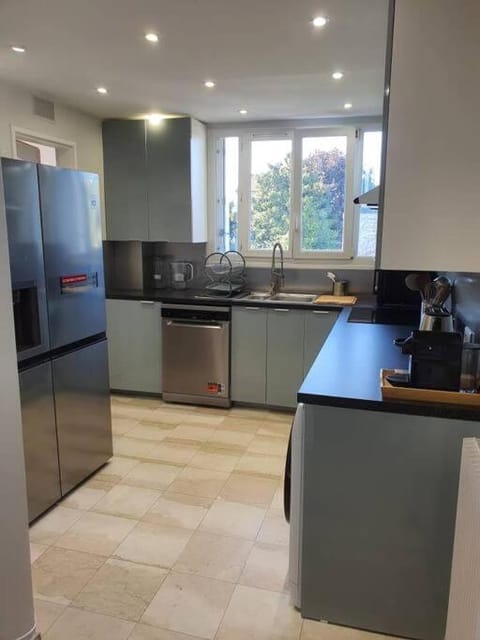 Appartement chaleureux avec balcon - Champigny Apartment in Île-de-France