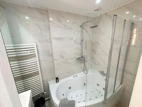 Appartement chaleureux avec balcon - Champigny Apartment in Île-de-France